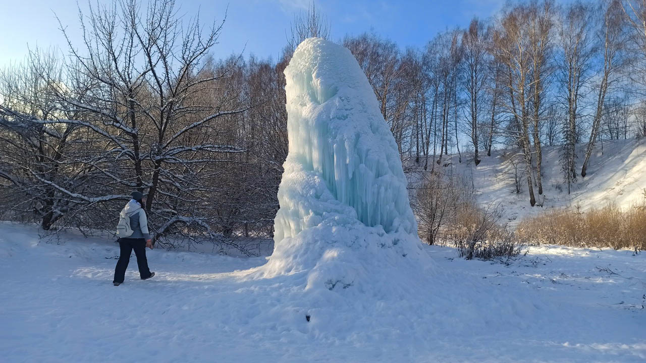 Замерзший гейзер в Кстовском районе - волшебная ледяная скала - Блог о  лучших местах Нижнего Новгорода и Нижегородской области